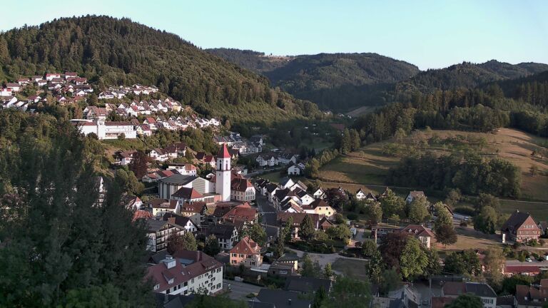 Dieses Bild zeigt eine Webcam-Aufnahme von Ottenhöfen, aufgenommen am Sonntag, den 02.08.2026 um 20:00 Uhr