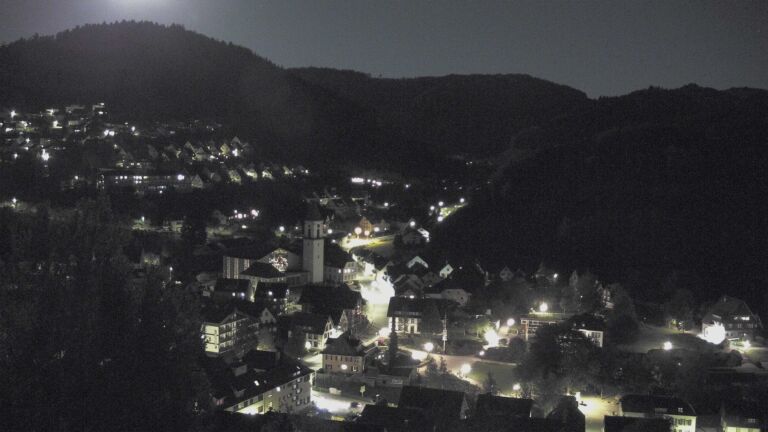 Dieses Bild zeigt eine Webcam-Aufnahme von Ottenhöfen, aufgenommen am Freitag, den 01.05.2026 um 23:00 Uhr