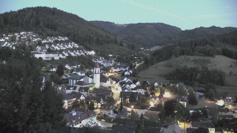 Dieses Bild zeigt eine Webcam-Aufnahme von Ottenhöfen, aufgenommen am Donnerstag, den 23.07.2026 um 22:00 Uhr
