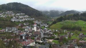 Dieses Bild zeigt eine Webcam-Aufnahme von Ottenhöfen, aufgenommen am Sonntag, den 12.04.2026 um 08:20 Uhr