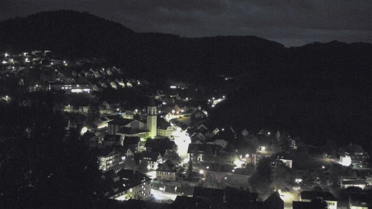 Dieses Bild zeigt eine Webcam-Aufnahme von Ottenhöfen, aufgenommen am Sonntag, den 04.10.2026 um 06:30 Uhr