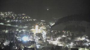Dieses Bild zeigt eine Webcam-Aufnahme von Ottenhöfen, aufgenommen am Donnerstag, den 08.01.2026 um 19:10 Uhr