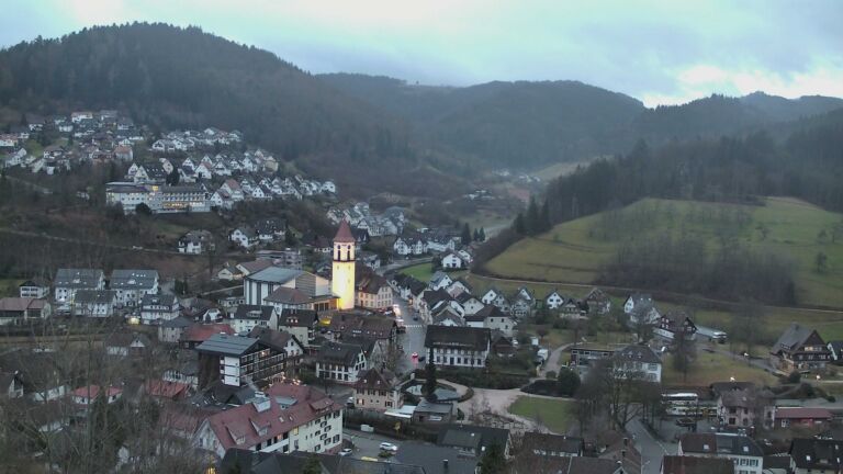 Dieses Bild zeigt eine Webcam-Aufnahme von Ottenhöfen, aufgenommen am Freitag, den 06.02.2026 um 17:40 Uhr