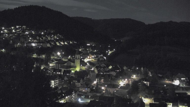 Dieses Bild zeigt eine Webcam-Aufnahme von Ottenhöfen, aufgenommen am Sonntag, den 27.09.2026 um 21:30 Uhr