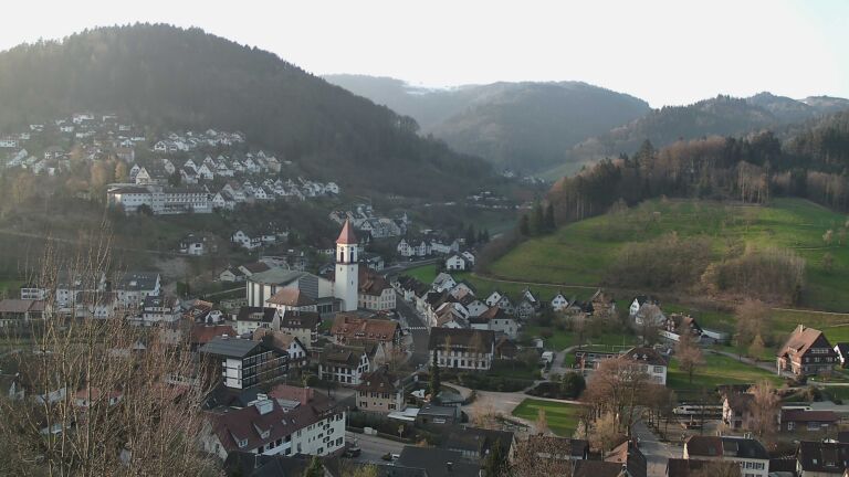 Dieses Bild zeigt eine Webcam-Aufnahme von Ottenhöfen, aufgenommen am Freitag, den 03.04.2026 um 08:10 Uhr