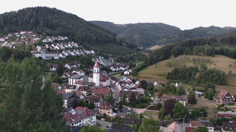 Dieses Bild zeigt eine Webcam-Aufnahme von Ottenhöfen, aufgenommen am Montag, den 20.07.2026 um 06:20 Uhr