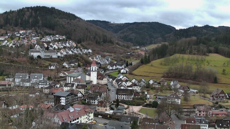 Dieses Bild zeigt eine Webcam-Aufnahme von Ottenhöfen, aufgenommen am Dienstag, den 10.02.2026 um 11:30 Uhr