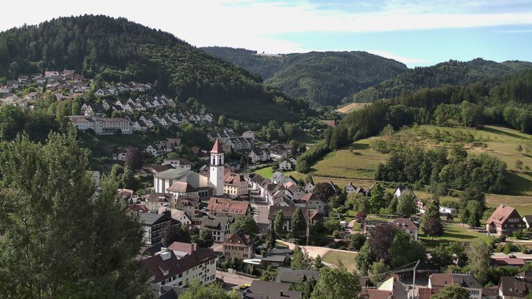 Dieses Bild zeigt eine Webcam-Aufnahme von Ottenhöfen, aufgenommen am Sonntag, den 05.07.2026 um 09:10 Uhr