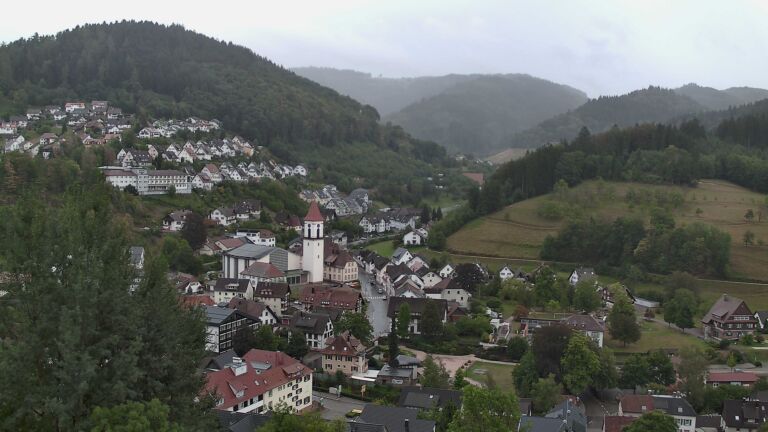 Dieses Bild zeigt eine Webcam-Aufnahme von Ottenhöfen, aufgenommen am Montag, den 31.08.2026 um 18:30 Uhr