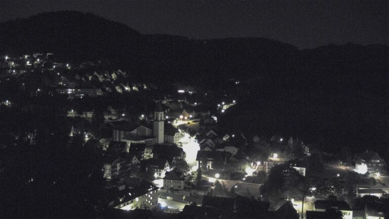 Dieses Bild zeigt eine Webcam-Aufnahme von Ottenhöfen, aufgenommen am Donnerstag, den 06.08.2026 um 04:00 Uhr
