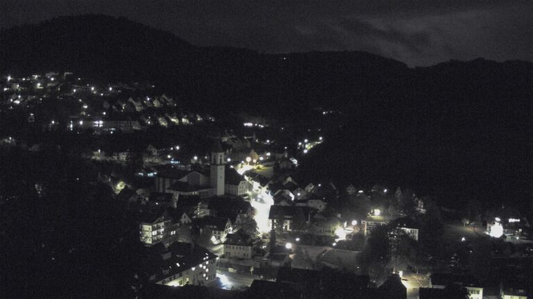 Dieses Bild zeigt eine Webcam-Aufnahme von Ottenhöfen, aufgenommen am Mittwoch, den 21.10.2026 um 23:30 Uhr