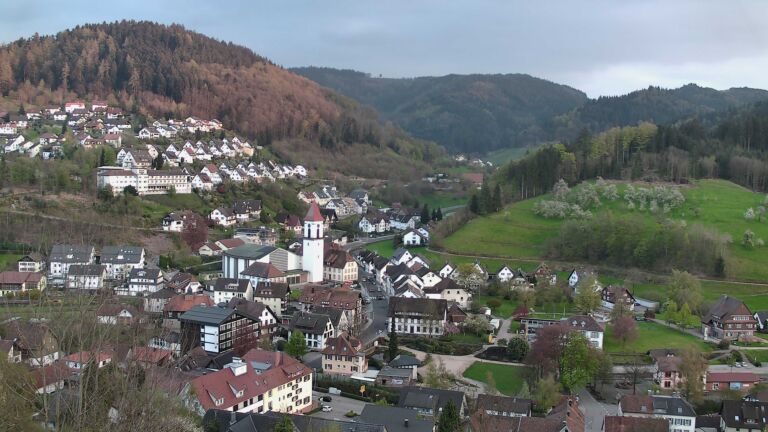 Dieses Bild zeigt eine Webcam-Aufnahme von Ottenhöfen, aufgenommen am Dienstag, den 14.04.2026 um 19:50 Uhr