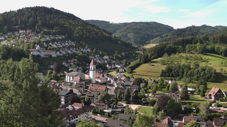 Dieses Bild zeigt eine Webcam-Aufnahme von Ottenhöfen, aufgenommen am Montag, den 08.06.2026 um 08:40 Uhr