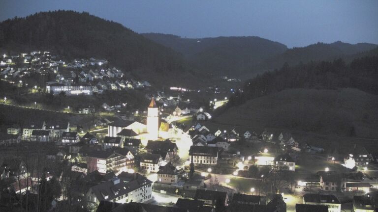 Dieses Bild zeigt eine Webcam-Aufnahme von Ottenhöfen, aufgenommen am Sonntag, den 08.03.2026 um 19:00 Uhr