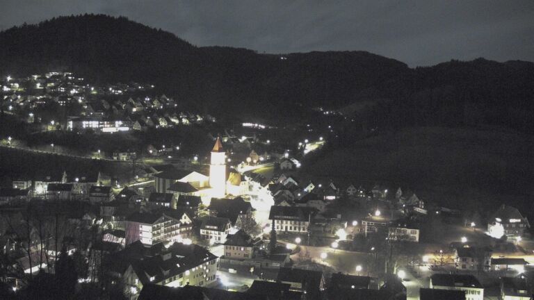 Dieses Bild zeigt eine Webcam-Aufnahme von Ottenhöfen, aufgenommen am Sonntag, den 01.02.2026 um 19:20 Uhr