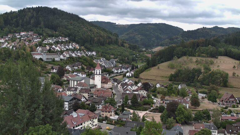 Dieses Bild zeigt eine Webcam-Aufnahme von Ottenhöfen, aufgenommen am Dienstag, den 18.08.2026 um 10:20 Uhr