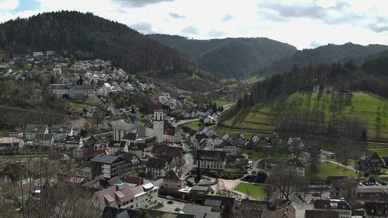 Dieses Bild zeigt eine Webcam-Aufnahme von Ottenhöfen, aufgenommen am Donnerstag, den 12.03.2026 um 13:00 Uhr