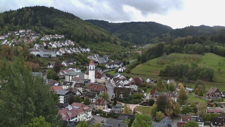 Dieses Bild zeigt eine Webcam-Aufnahme von Ottenhöfen, aufgenommen am Samstag, den 24.10.2026 um 11:20 Uhr