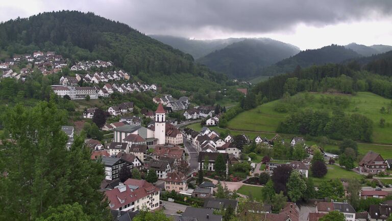 Dieses Bild zeigt eine Webcam-Aufnahme von Ottenhöfen, aufgenommen am Donnerstag, den 07.05.2026 um 13:20 Uhr
