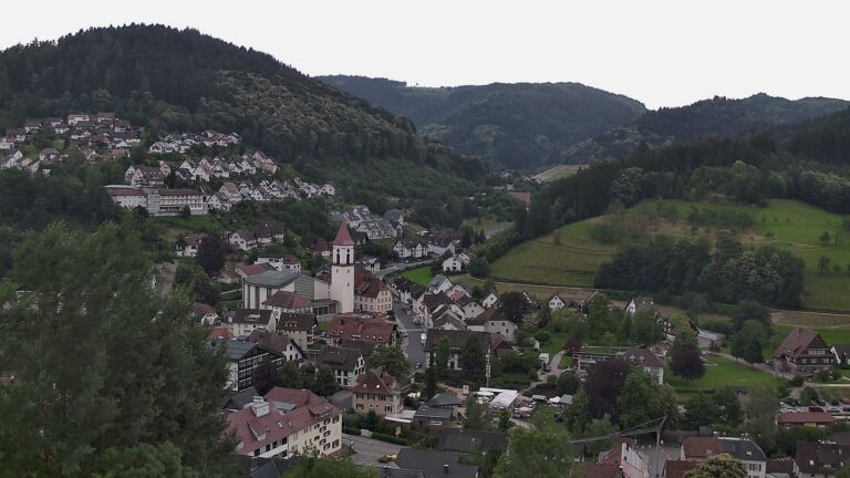 Dieses Bild zeigt eine Webcam-Aufnahme von Ottenhöfen, aufgenommen am Sonntag, den 21.06.2026 um 19:50 Uhr