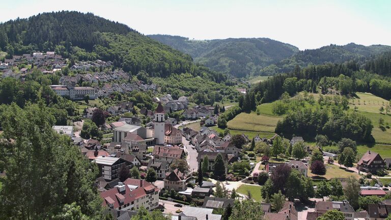 Dieses Bild zeigt eine Webcam-Aufnahme von Ottenhöfen, aufgenommen am Samstag, den 23.05.2026 um 12:40 Uhr