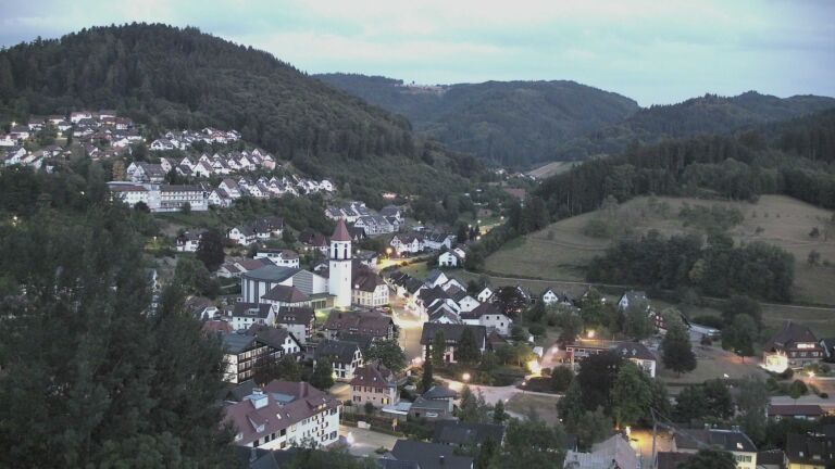Dieses Bild zeigt eine Webcam-Aufnahme von Ottenhöfen, aufgenommen am Mittwoch, den 15.07.2026 um 22:00 Uhr