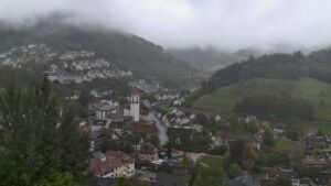 Dieses Bild zeigt eine Webcam-Aufnahme von Ottenhöfen, aufgenommen am Samstag, den 17.10.2026 um 13:30 Uhr