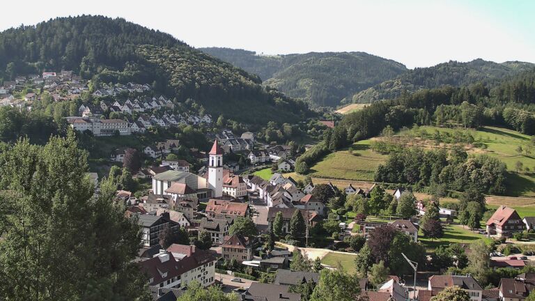 Dieses Bild zeigt eine Webcam-Aufnahme von Ottenhöfen, aufgenommen am Donnerstag, den 25.06.2026 um 08:50 Uhr