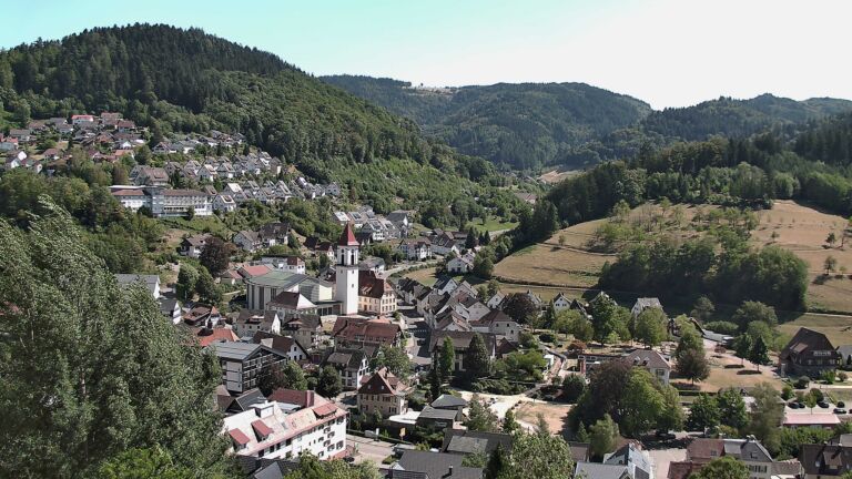 Dieses Bild zeigt eine Webcam-Aufnahme von Ottenhöfen, aufgenommen am Mittwoch, den 12.08.2026 um 15:20 Uhr