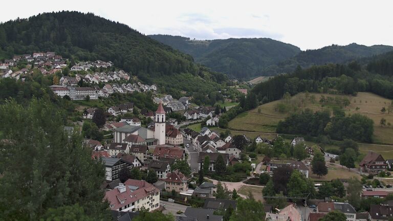 Dieses Bild zeigt eine Webcam-Aufnahme von Ottenhöfen, aufgenommen am Mittwoch, den 15.07.2026 um 15:10 Uhr