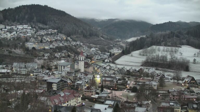 Dieses Bild zeigt eine Webcam-Aufnahme von Ottenhöfen, aufgenommen am Dienstag, den 30.12.2025 um 08:00 Uhr