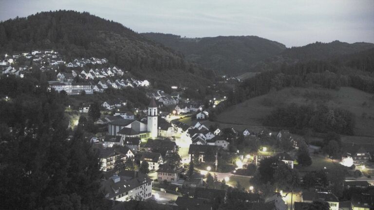 Dieses Bild zeigt eine Webcam-Aufnahme von Ottenhöfen, aufgenommen am Donnerstag, den 25.06.2026 um 22:30 Uhr