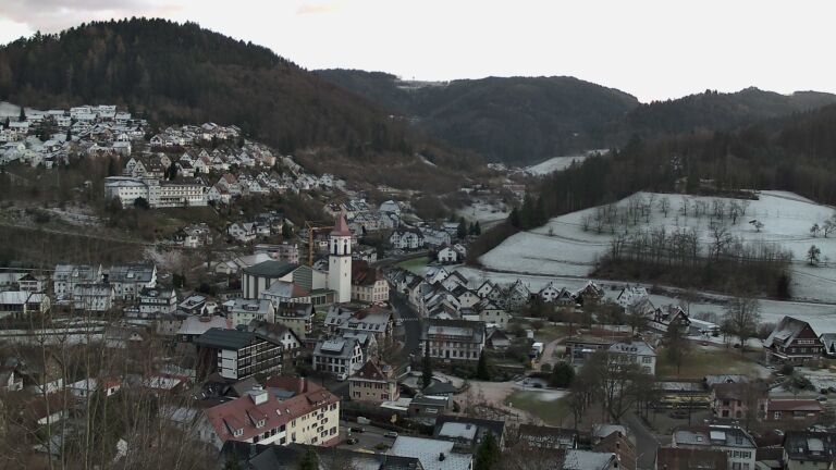 Dieses Bild zeigt eine Webcam-Aufnahme von Ottenhöfen, aufgenommen am Dienstag, den 30.12.2025 um 16:30 Uhr