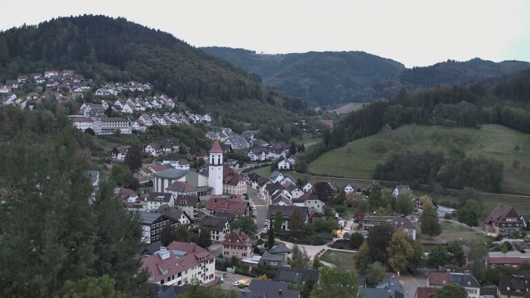 Dieses Bild zeigt eine Webcam-Aufnahme von Ottenhöfen, aufgenommen am Montag, den 28.09.2026 um 19:20 Uhr