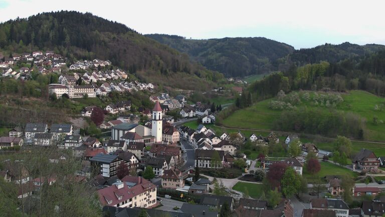 Dieses Bild zeigt eine Webcam-Aufnahme von Ottenhöfen, aufgenommen am Samstag, den 18.04.2026 um 20:10 Uhr