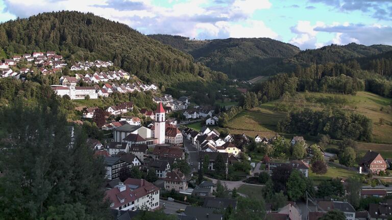 Dieses Bild zeigt eine Webcam-Aufnahme von Ottenhöfen, aufgenommen am Sonntag, den 05.07.2026 um 20:40 Uhr
