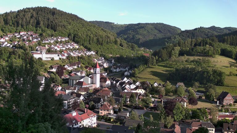 Dieses Bild zeigt eine Webcam-Aufnahme von Ottenhöfen, aufgenommen am Samstag, den 23.05.2026 um 19:40 Uhr