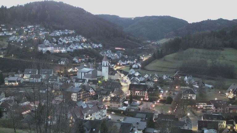 Dieses Bild zeigt eine Webcam-Aufnahme von Ottenhöfen, aufgenommen am Mittwoch, den 17.12.2025 um 07:40 Uhr