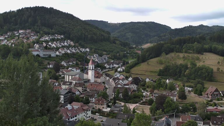Dieses Bild zeigt eine Webcam-Aufnahme von Ottenhöfen, aufgenommen am Mittwoch, den 05.08.2026 um 08:30 Uhr