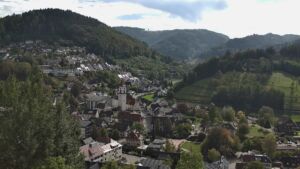 Dieses Bild zeigt eine Webcam-Aufnahme von Ottenhöfen, aufgenommen am Freitag, den 16.10.2026 um 13:50 Uhr