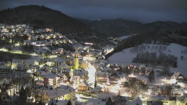 Dieses Bild zeigt eine Webcam-Aufnahme von Ottenhöfen, aufgenommen am Samstag, den 03.01.2026 um 17:30 Uhr