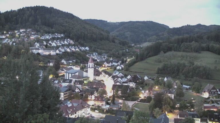 Dieses Bild zeigt eine Webcam-Aufnahme von Ottenhöfen, aufgenommen am Montag, den 12.10.2026 um 07:10 Uhr