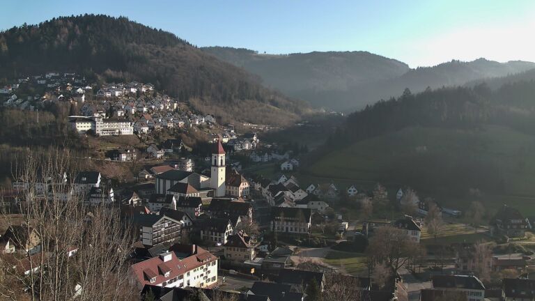 Dieses Bild zeigt eine Webcam-Aufnahme von Ottenhöfen, aufgenommen am Donnerstag, den 05.02.2026 um 16:00 Uhr