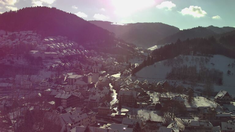 Dieses Bild zeigt eine Webcam-Aufnahme von Ottenhöfen, aufgenommen am Montag, den 05.01.2026 um 11:30 Uhr