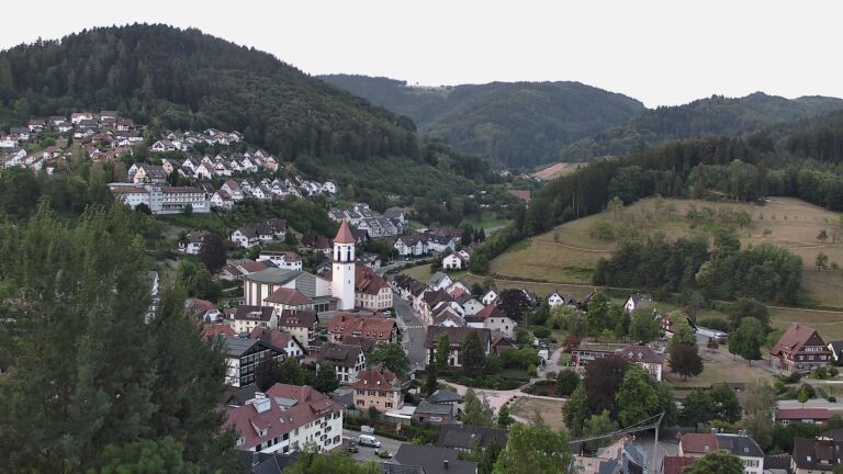 Dieses Bild zeigt eine Webcam-Aufnahme von Ottenhöfen, aufgenommen am Dienstag, den 04.08.2026 um 06:20 Uhr