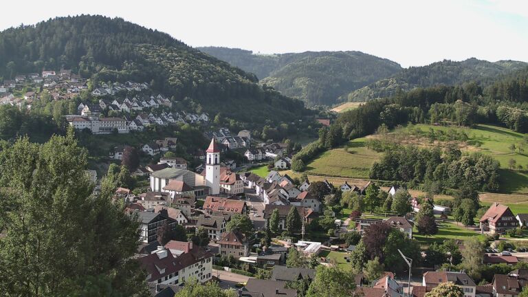Dieses Bild zeigt eine Webcam-Aufnahme von Ottenhöfen, aufgenommen am Montag, den 22.06.2026 um 08:30 Uhr