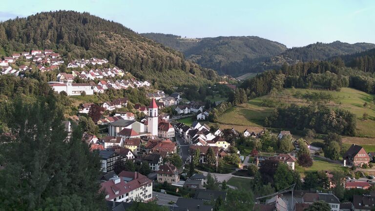 Dieses Bild zeigt eine Webcam-Aufnahme von Ottenhöfen, aufgenommen am Samstag, den 27.06.2026 um 20:20 Uhr