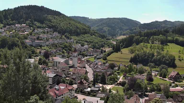 Dieses Bild zeigt eine Webcam-Aufnahme von Ottenhöfen, aufgenommen am Montag, den 15.06.2026 um 12:40 Uhr
