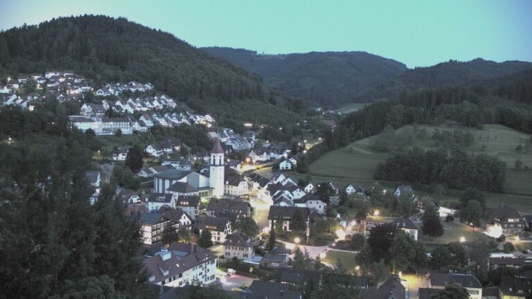 Dieses Bild zeigt eine Webcam-Aufnahme von Ottenhöfen, aufgenommen am Samstag, den 30.05.2026 um 22:00 Uhr