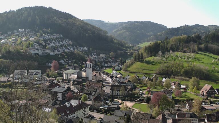 Dieses Bild zeigt eine Webcam-Aufnahme von Ottenhöfen, aufgenommen am Mittwoch, den 15.04.2026 um 09:50 Uhr